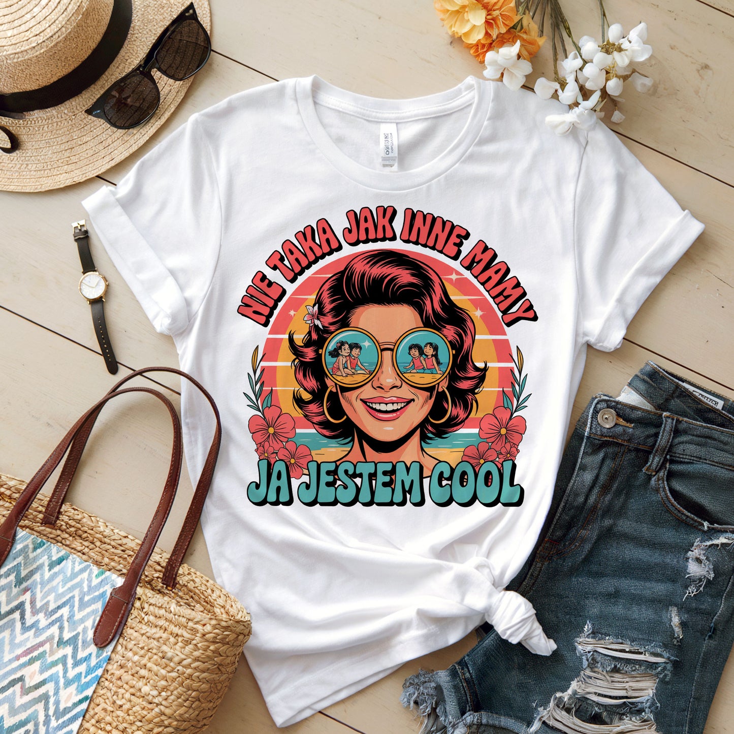 Koszulka Nie taka jak inne mamy – Ja jestem cool z retro nadrukiem i mamą w okularach przeciwsłonecznych