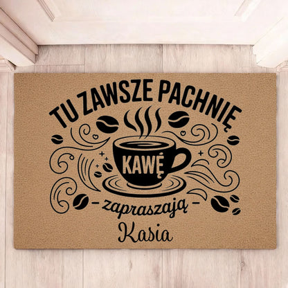 Personalizowana wycieraczka – Tu Zawsze Pachnie Kawą z Imionami