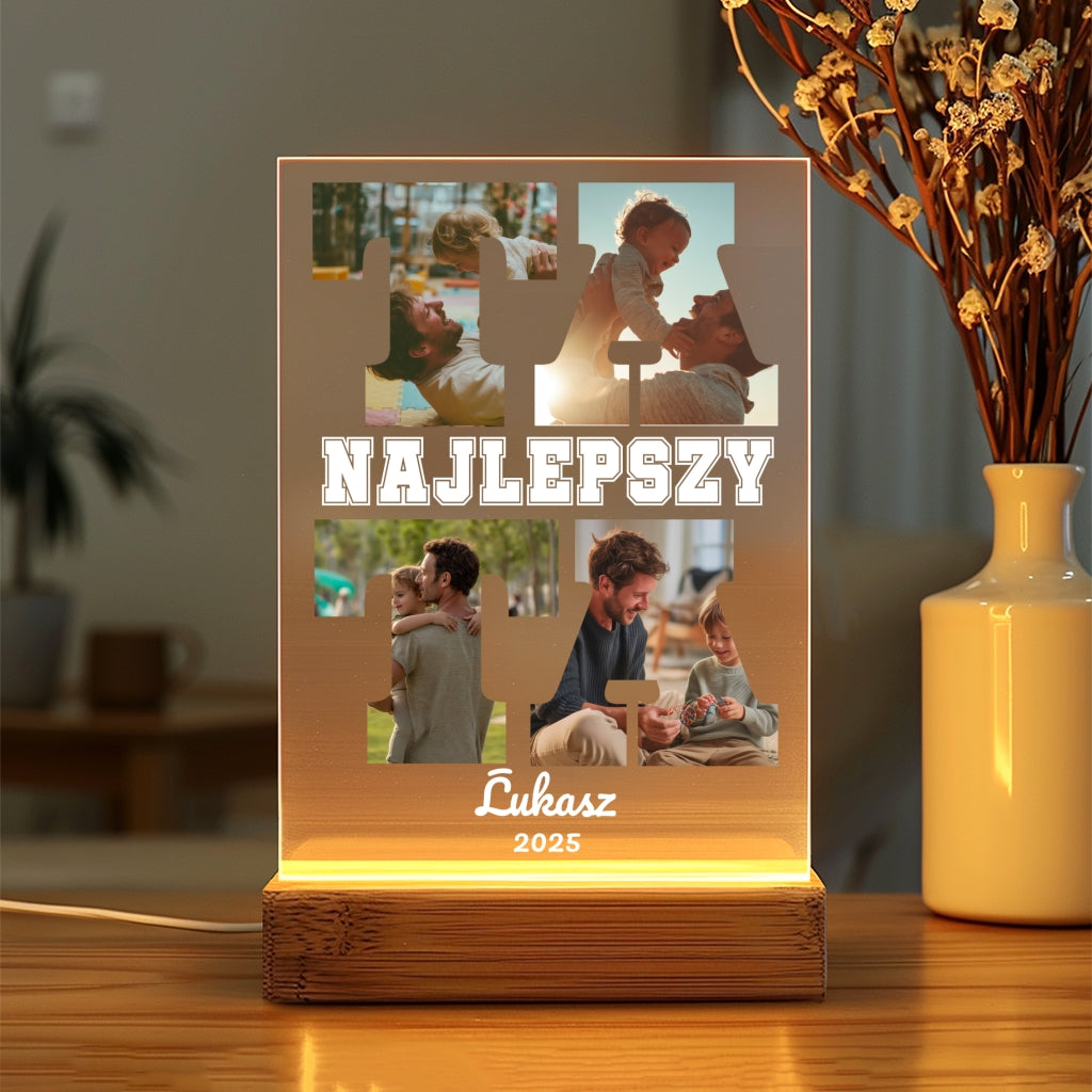 Podświetlany akrylowy znak z napisem „Najlepszy”, czterema zdjęciami ojca z dziećmi, imieniem Łukasz i rokiem 2025