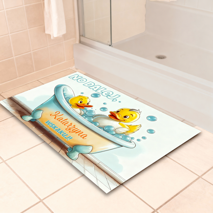 Personalizowany dywanik łazienkowy z kaczuszkami 🛁 Mata „No dalej, wskakuj!” – śmieszny prezent dla dzieci i rodziny