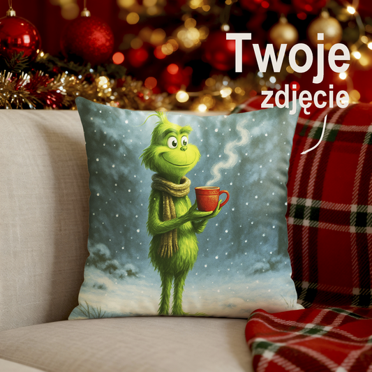 Świąteczna Poduszka Dekoracyjna z Zielonym Stworkiem – Zimowy Klimat