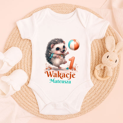 Personalizowane Body z Imieniem na Pierwsze Wakacje – Jeżyk, Lato, Dziecko