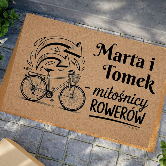Wyjątkowa Wycieraczka Personalizowana – Miłośnicy Rowerów z Imionami