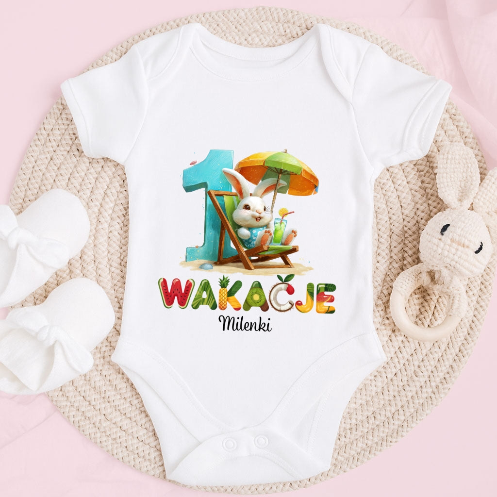 Personalizowane Body na Pierwsze Wakacje z Imieniem – Zajączek, Leżak, Lato