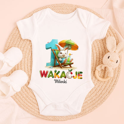 Personalizowane Body na Pierwsze Wakacje z Imieniem – Zajączek, Leżak, Lato