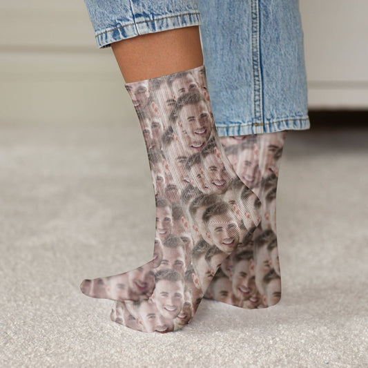 Portretowe Skarpetki – Twoja Twarz w Nieskończonej Powtórce