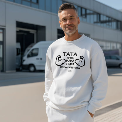 Koszulka Tata z imieniem – „Tata to nie mama, z tatą można wszystko” – prezent dla taty