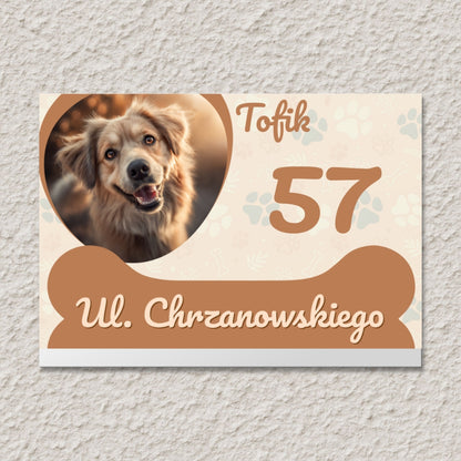 Personalizowana Tabliczka z Psem – Numer Domu i Ulica