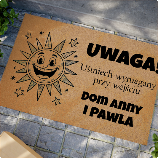 Wycieraczka Personalizowana – Uśmiech Wymagany przy Wejściu