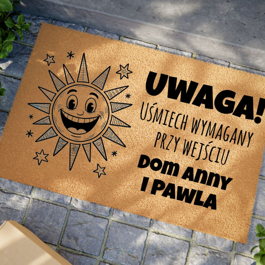 Wycieraczka Personalizowana – Uśmiech Wymagany przy Wejściu