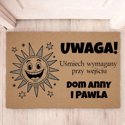 Wycieraczka Personalizowana – Uśmiech Wymagany przy Wejściu